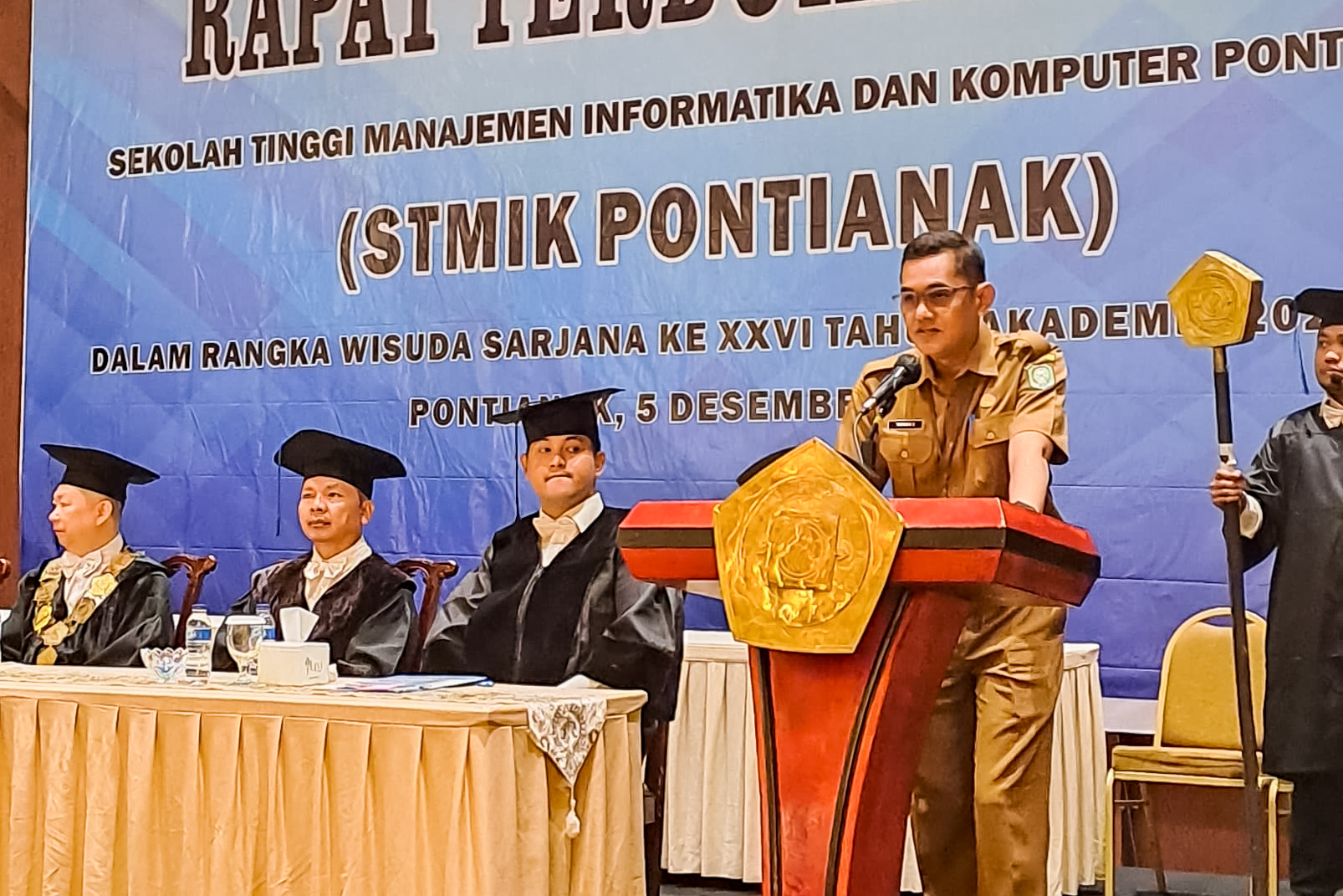 Plh. Kadis Kominfo Hadiri Wisuda Sarjana XXVI STMIK Pontianak Tahun 2023