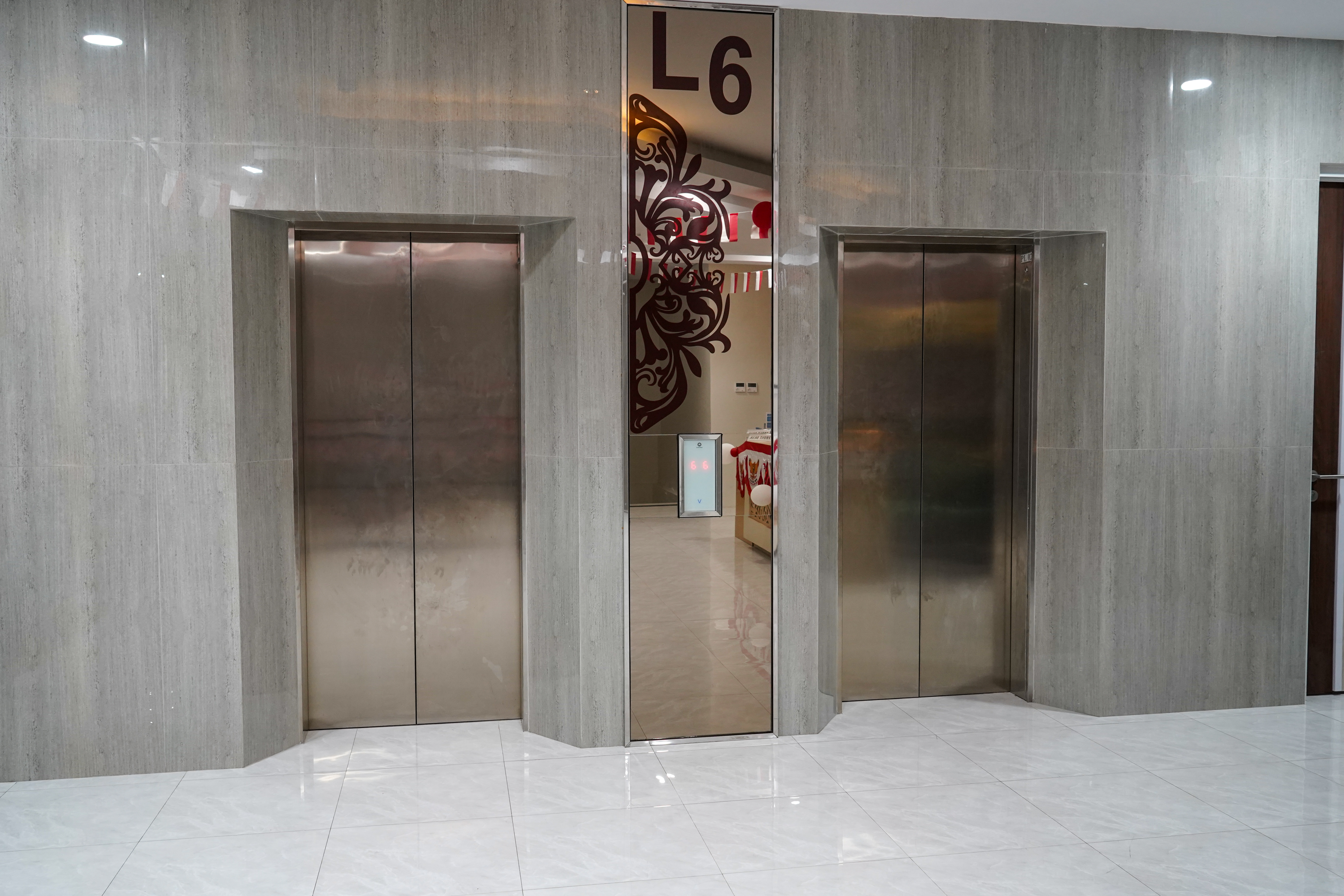 lift pada kantor diskominfo